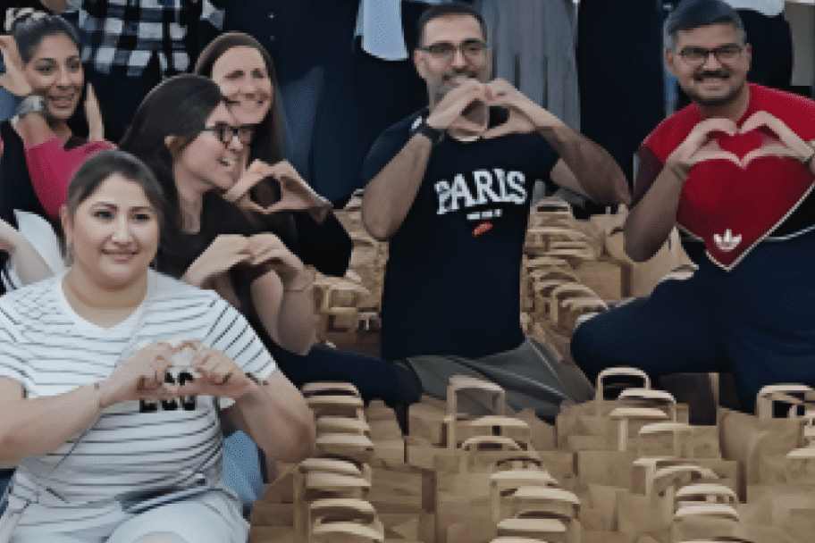 Engage your employees in activities through CSR initiatives by sponsoring or supporting programmes that address food waste: meat packing, vegetable gardens, composting...